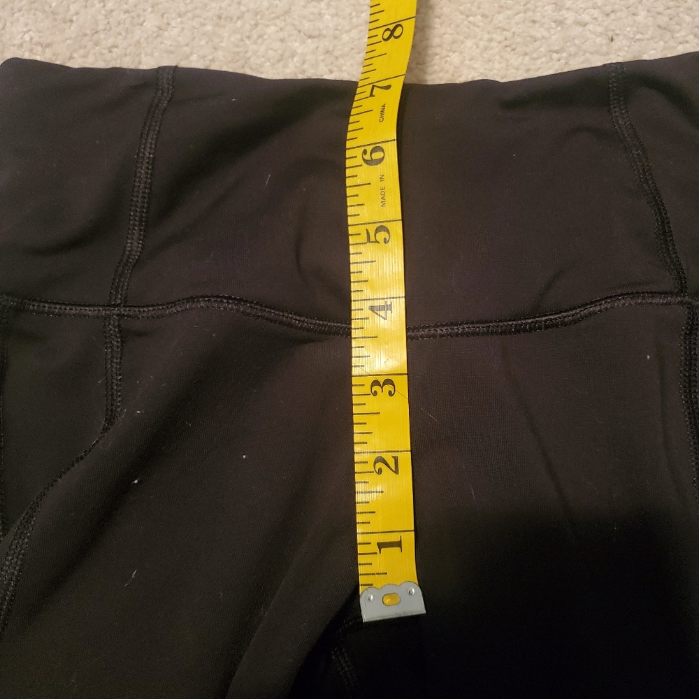 Victoria Sport Knockout Crop Capri Legging - Picture 7 of 8